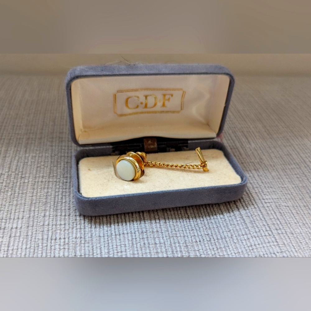 Brand New Vintage Gold Tone Tie Clip